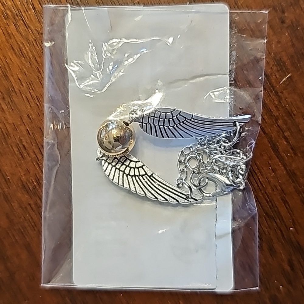 NWOT Harry Potter Snitch bracelet